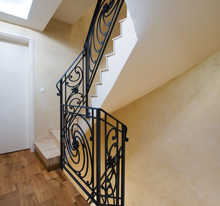 VENETIAN INSPIRED LANDING