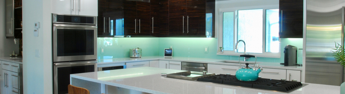 Trend Alert: Gorgeous Glass Backsplash